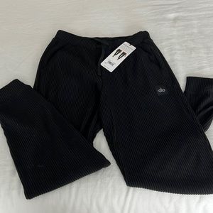 ALO yoga muse sweatpants